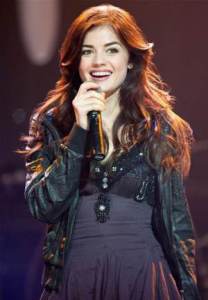 lucy-hale-a-historia-da-cinderela