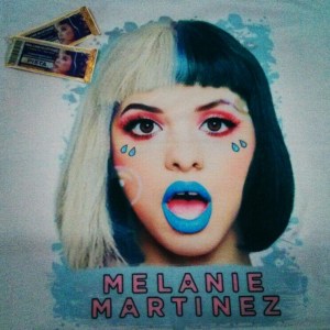 Lembranças do Show: Par de ingressos e Camiseta Melanie Martinez