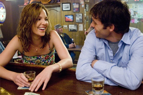 vestida para casar cena bar